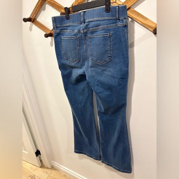 Spanx EveryWEAR FLARE High-Rise Stretch-Denim Jeans - Picture 6 of 11